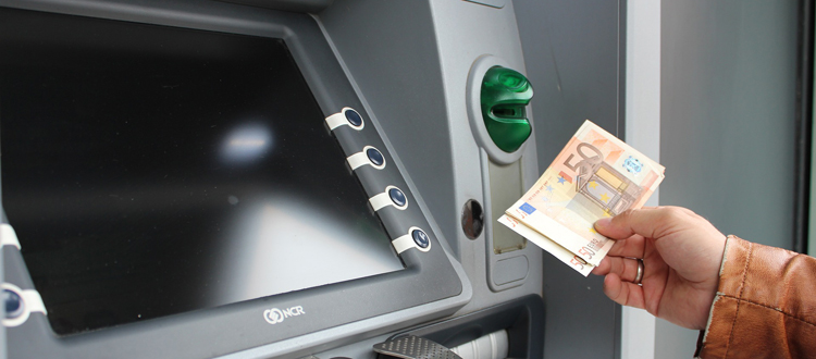 Auch beim Auslandspraktikum kostenlos Geld abheben