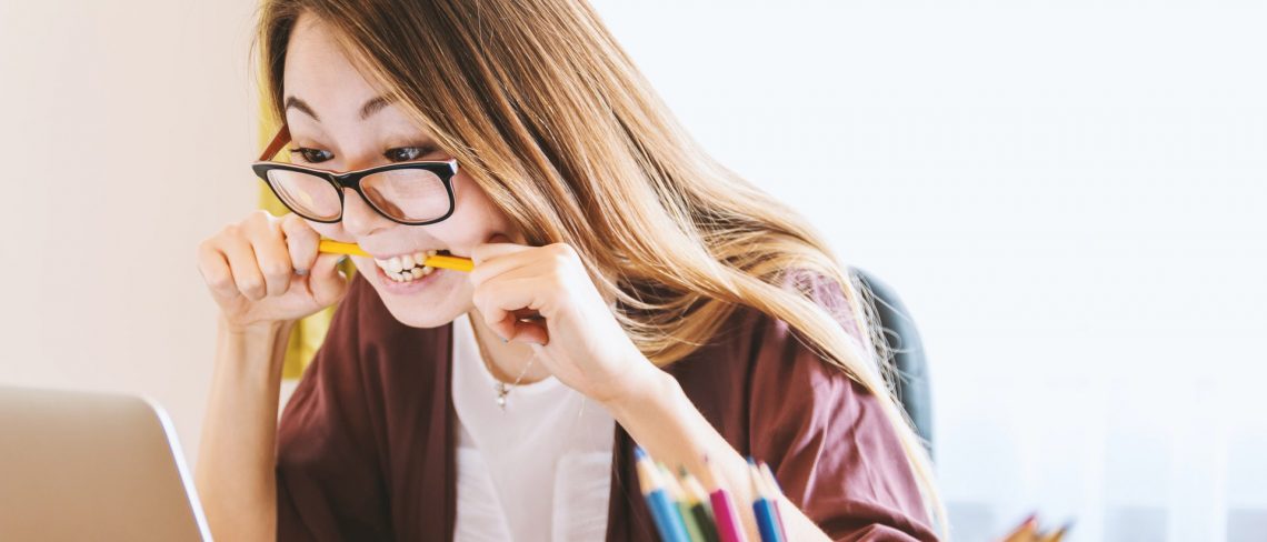 So lässt sich die Doppelbelastung durch Praktikum und Studium meistern